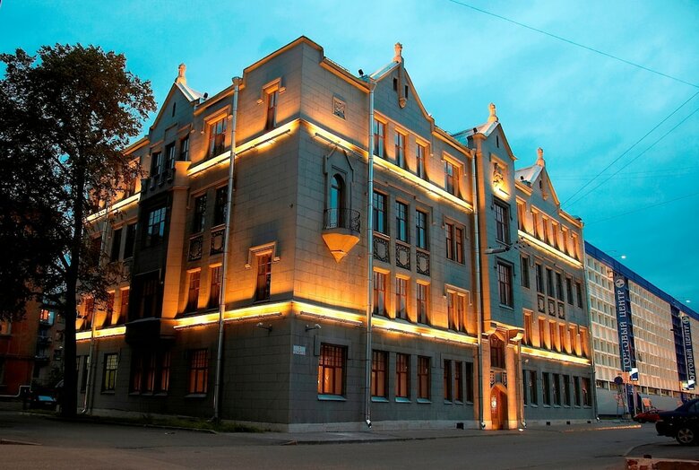 Lancaster Court Hotel