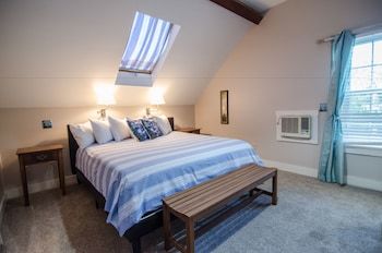 Bed & Breakfast Heart Of The Village Inn