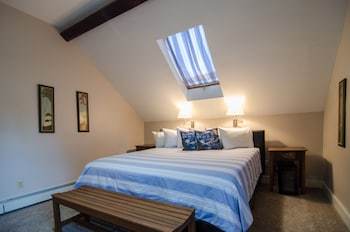 Bed & Breakfast Heart Of The Village Inn