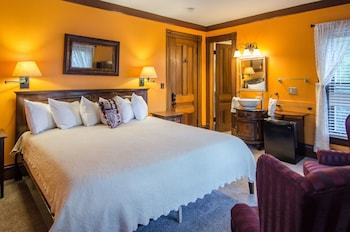 Bed & Breakfast Heart Of The Village Inn
