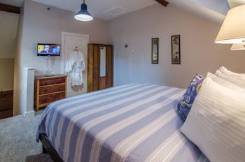 Bed & Breakfast Heart Of The Village Inn