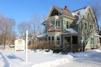 Bed & Breakfast Heart Of The Village Inn
