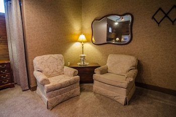 Bed & Breakfast Heart Of The Village Inn