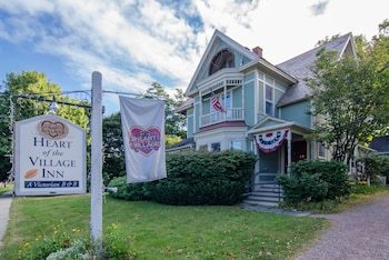 Bed & Breakfast Heart Of The Village Inn