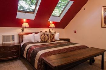 Bed & Breakfast Heart Of The Village Inn