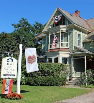 Bed & Breakfast Heart Of The Village Inn