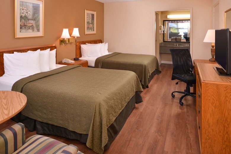 Hotel Quality Inn Dutch Inn