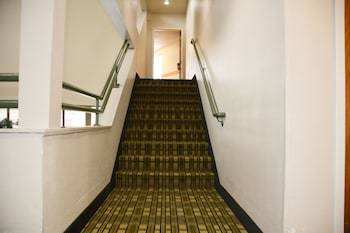 Hotel Cedars Inn