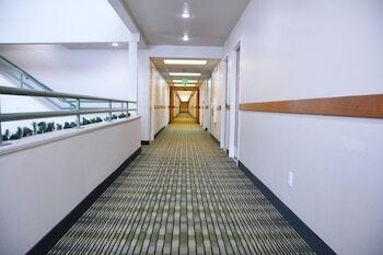 Hotel Cedars Inn