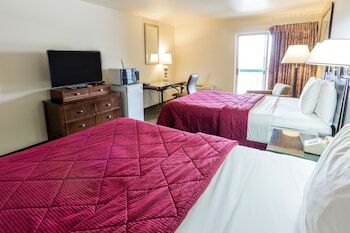 Hotel Cedars Inn