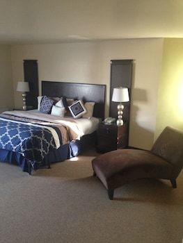 Hotel Cedars Inn