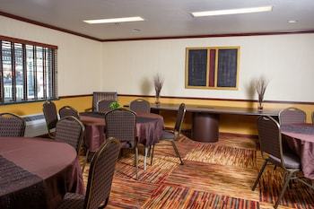Hotel Airport Settle Inn