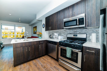 Aparthotel Ginosi Figaro Suites