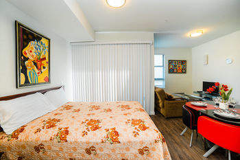 Aparthotel Ginosi Figaro Suites
