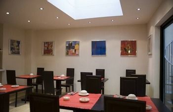 Hotel H�tel Pierre Nicole