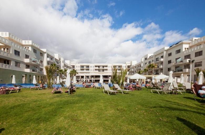 Hotel Capital Coast Resort & Spa