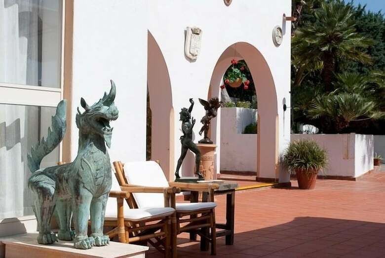 Hotel Corona