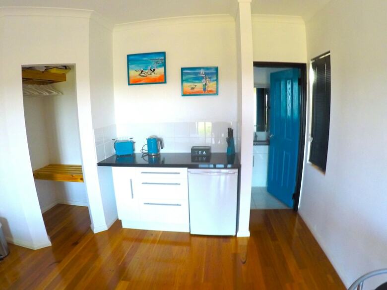 Bed & Breakfast On The Deck @ Shark Bay