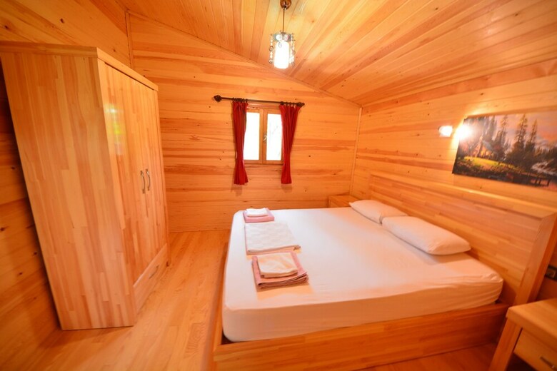 Lemon Garden Lodge