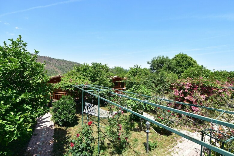 Lemon Garden Lodge