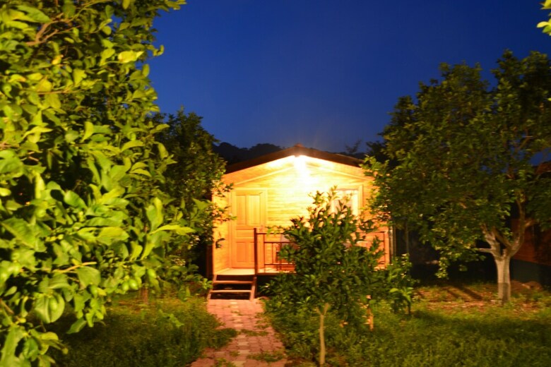 Lemon Garden Lodge