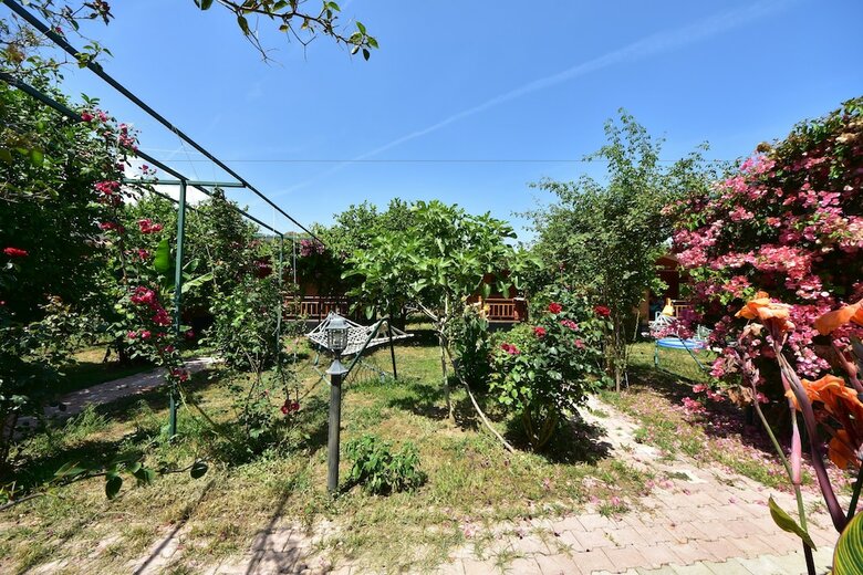 Lemon Garden Lodge