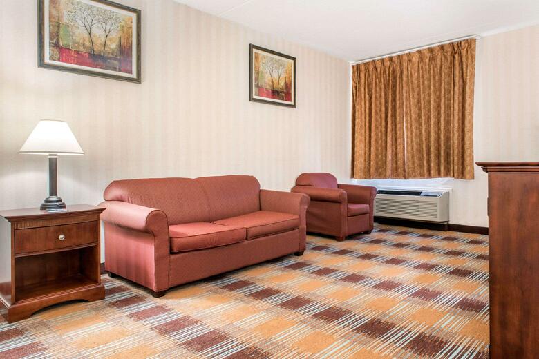 Hotel Quality Inn & Suites