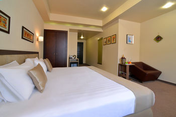 Hotel Minotel Barsam Suites