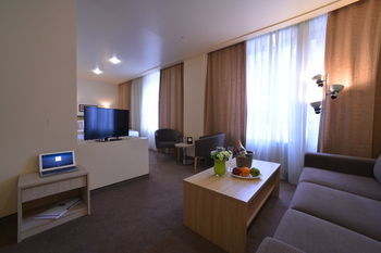 Hotel Minotel Barsam Suites