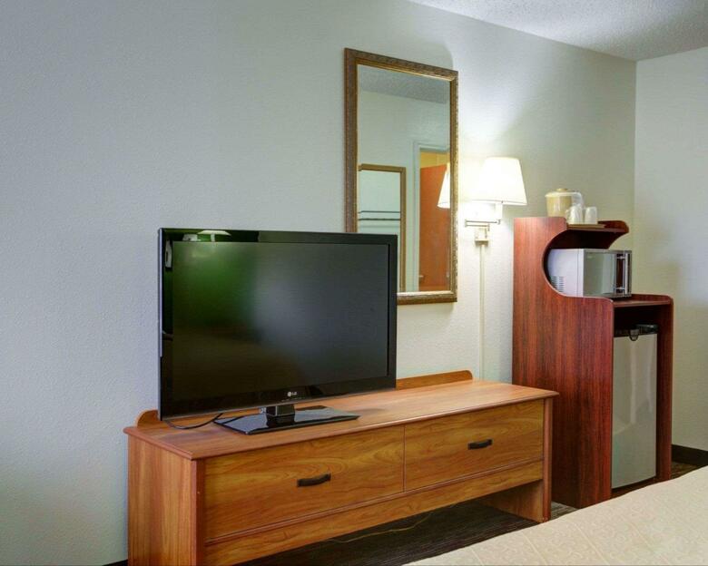 Hotel Quality Inn And Suites Airport