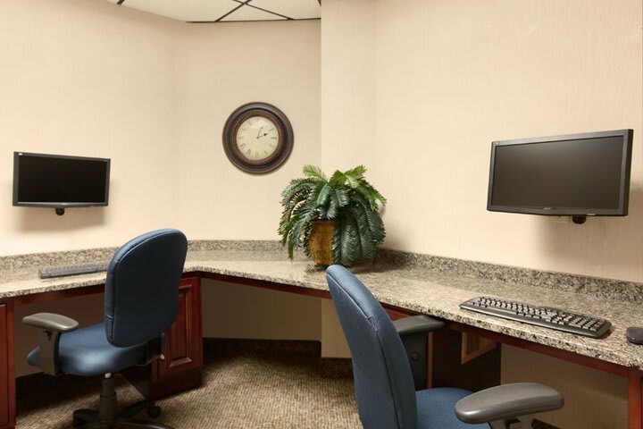 Hotel Ramada Conference Center Jacks