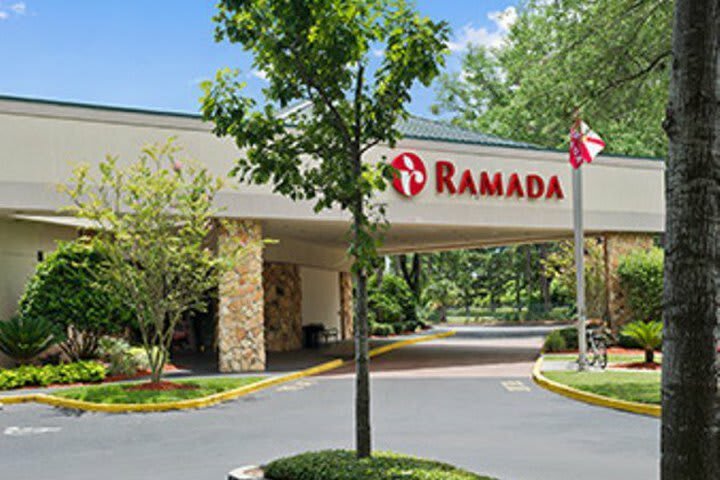 Hotel Ramada Conference Center Jacks