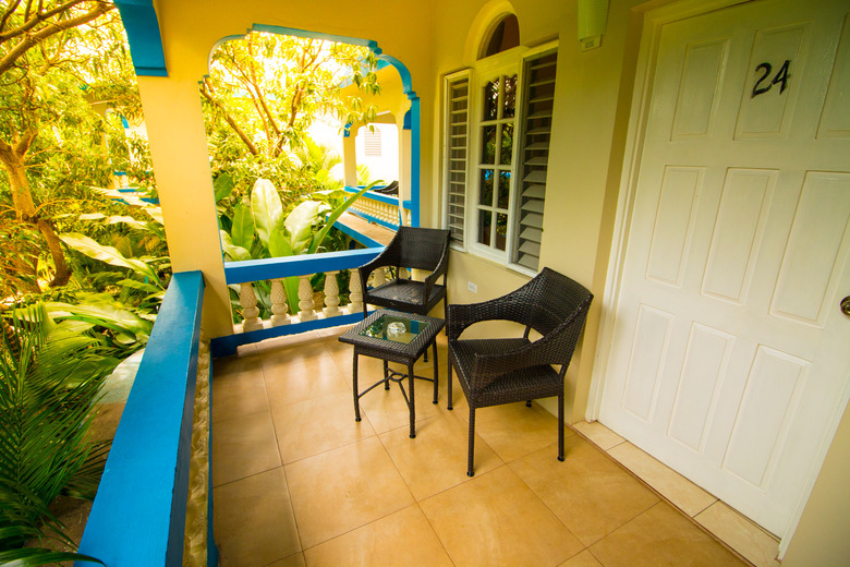 Hotel Travellers Beach Resort