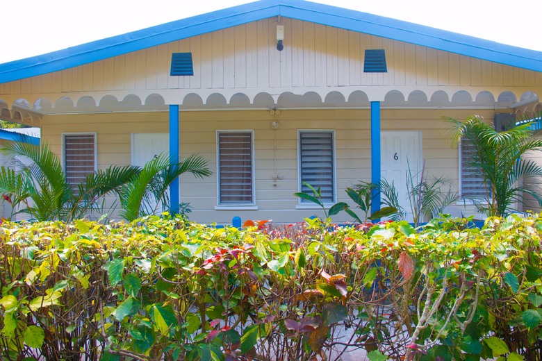 Hotel Travellers Beach Resort