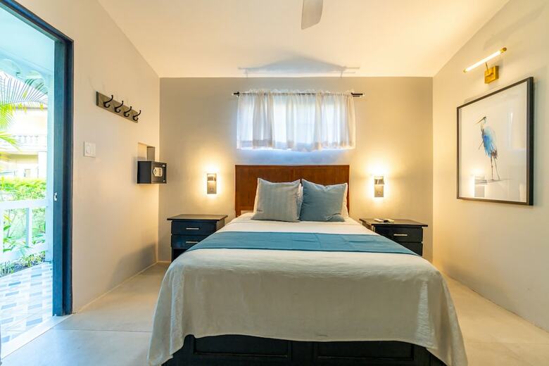 Hotel Travellers Beach Resort