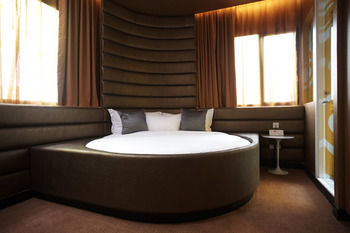 Hotel Re