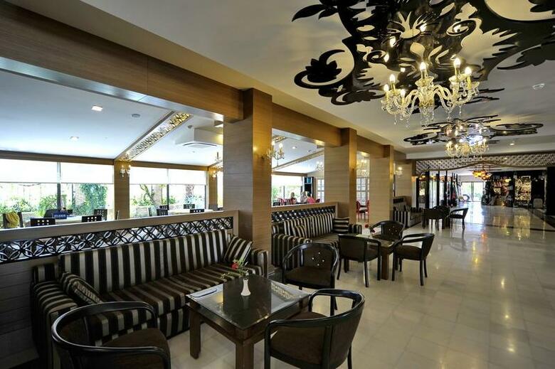 Corolla Hotel