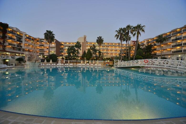 Corolla Hotel