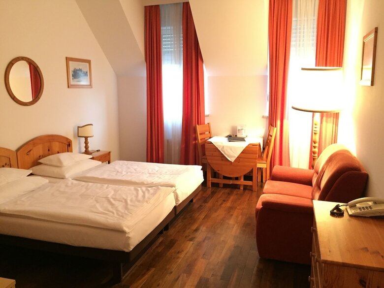 Hotel Caroline