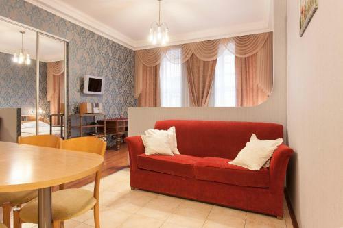 Hotel By The Hermitage
