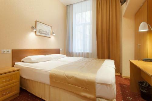 Hotel By The Hermitage