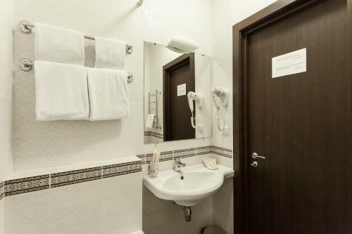 Hotel By The Hermitage