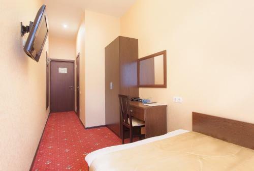 Hotel By The Hermitage
