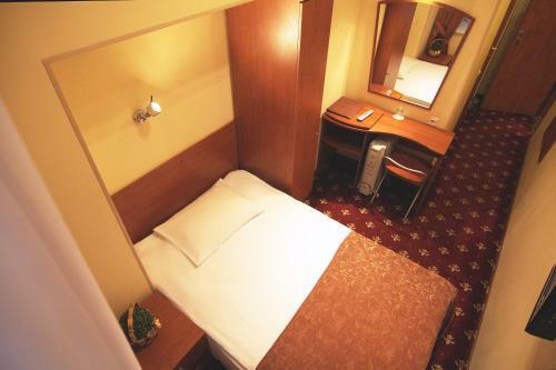 Hotel By The Hermitage