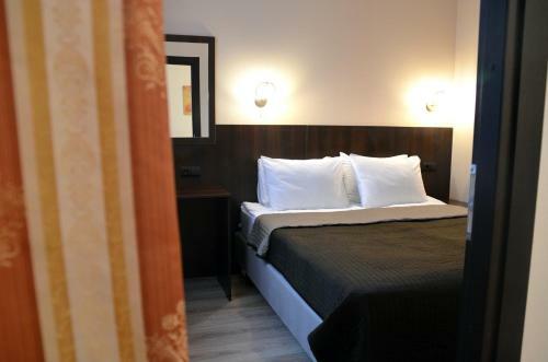 Hotel By The Hermitage