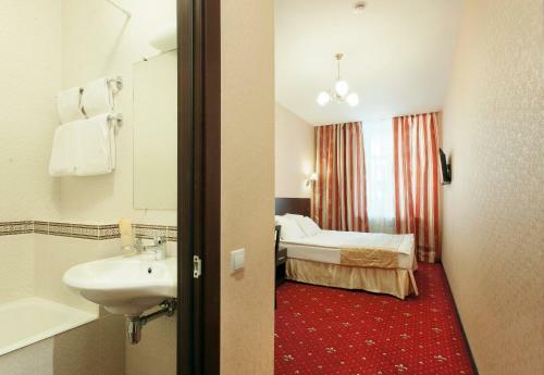Hotel By The Hermitage