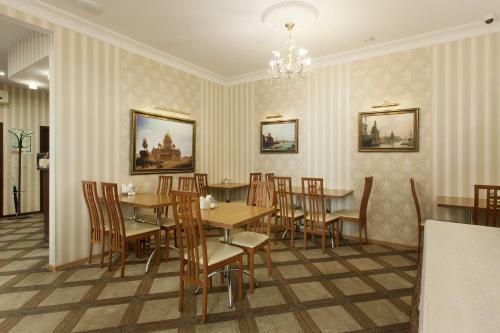 Hotel By The Hermitage