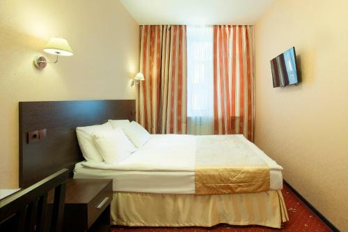 Hotel By The Hermitage