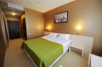 Diplomat Hotel