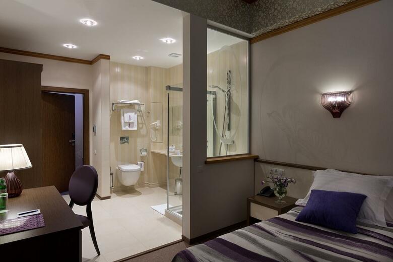 Iris Art Hotel